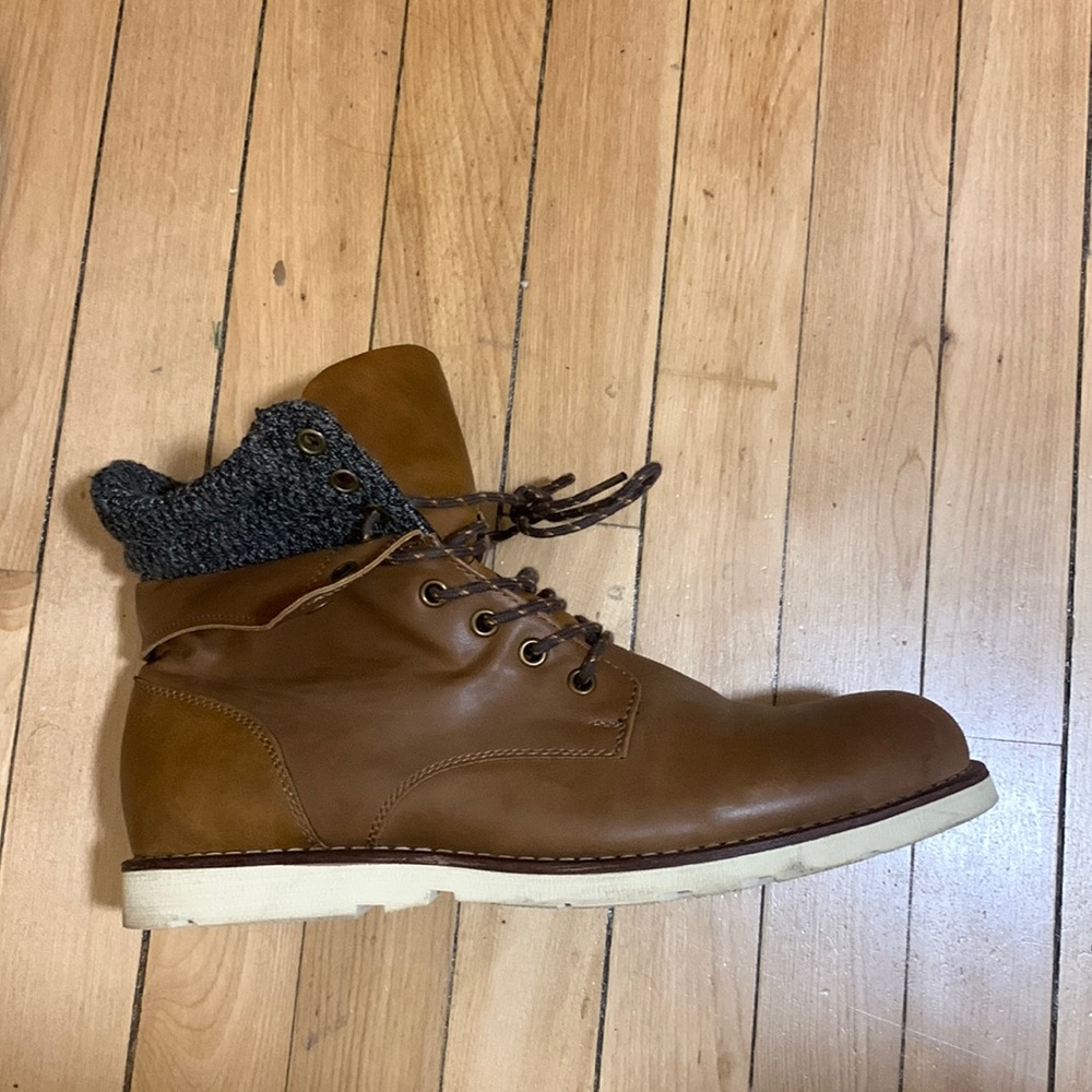 Brand new no box brown boots